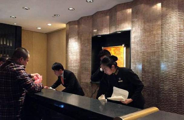 广州在旅馆里怎样点小妹
