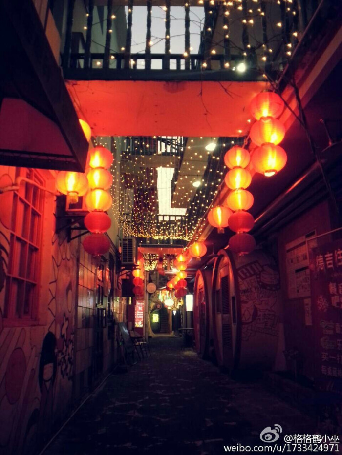丽江此刻哪有夜晚站幼巷