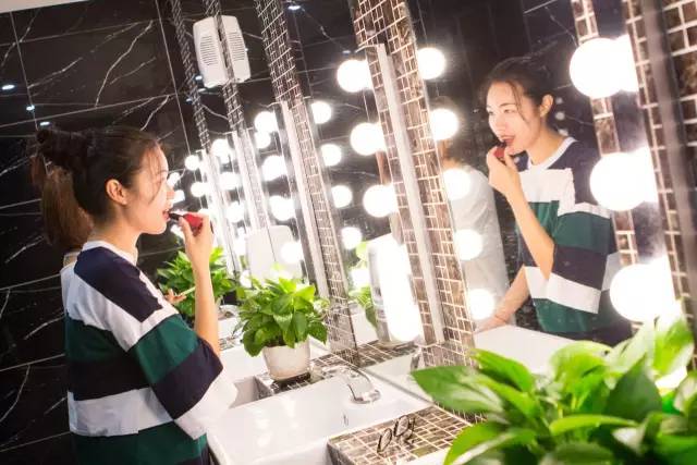 丽江500一次的女的是不是贵了