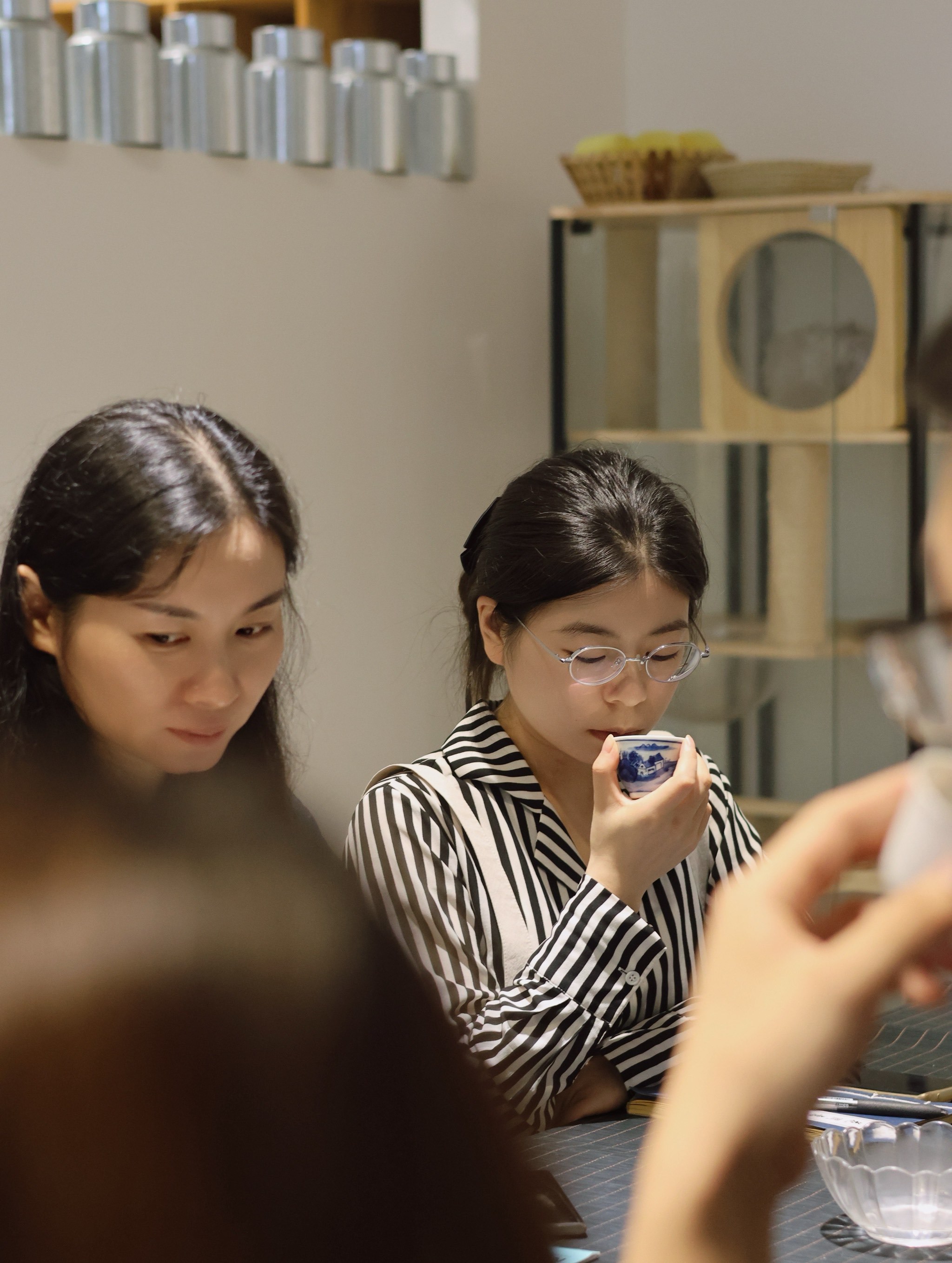 丽江女学生喝茶群