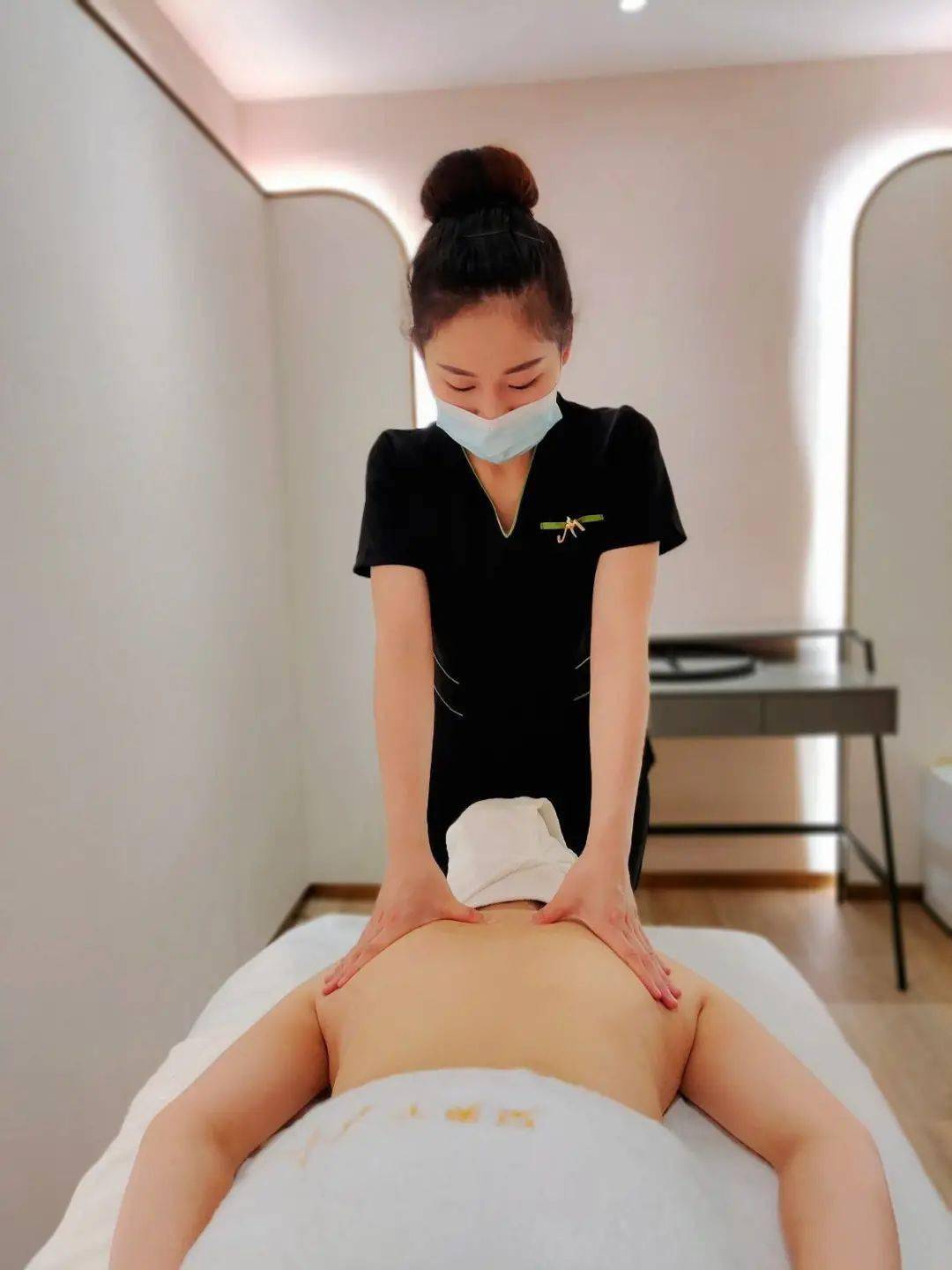 丽江美容院沙龙特殊推拿