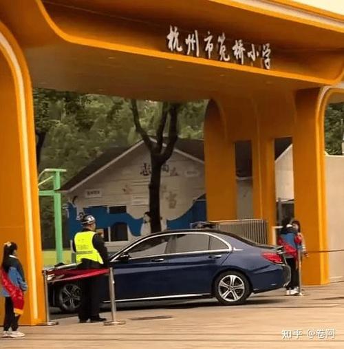 杭州怎样找周围的学生