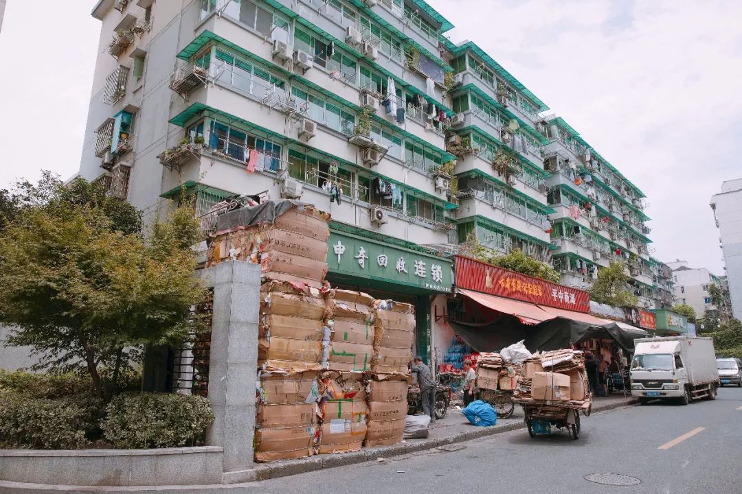 荆门汽车东站有幼小路吗