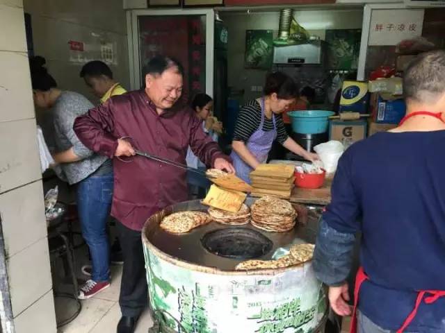 荆门大学里怎么找卖的