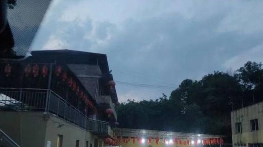 武汉左近人300块钱一晚上