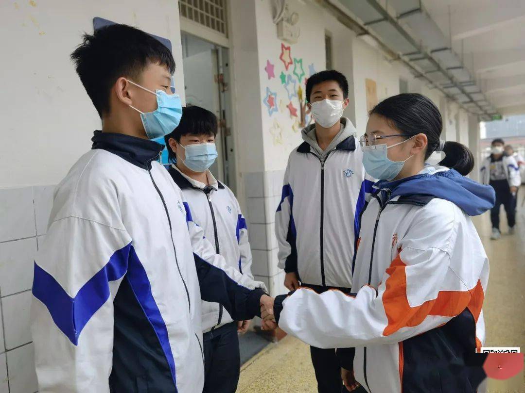 武汉初中生100元3幼时出来