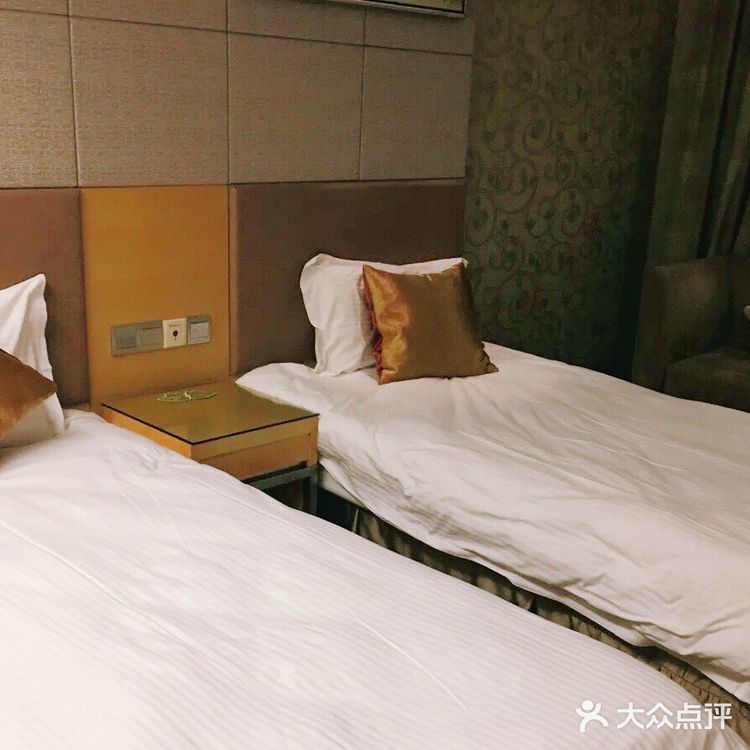 漯河一幼我在酒店怎么叫服务