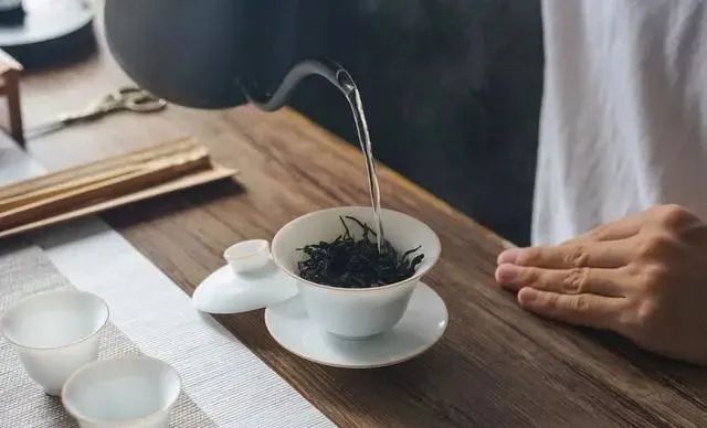 北京幼妹24幼时喝茶