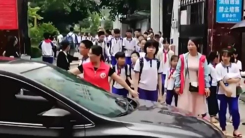北京约左近200米学生点