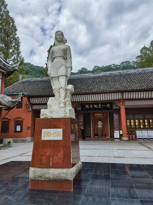 宜宾市哪里有女人耍
